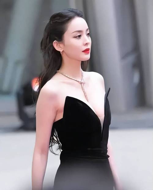 盘点圈娱乐明星真实姓名_娱乐圈真实的明星_盘点娱乐圈真实明星