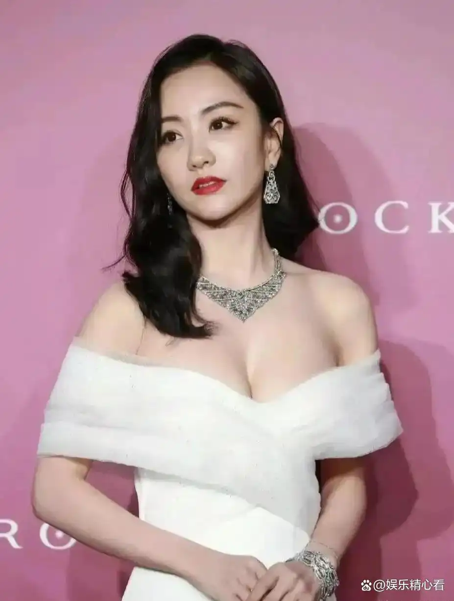 矮个子女星身高揭秘_脸高身矮女明星_娱乐圈哪些女名星很矮