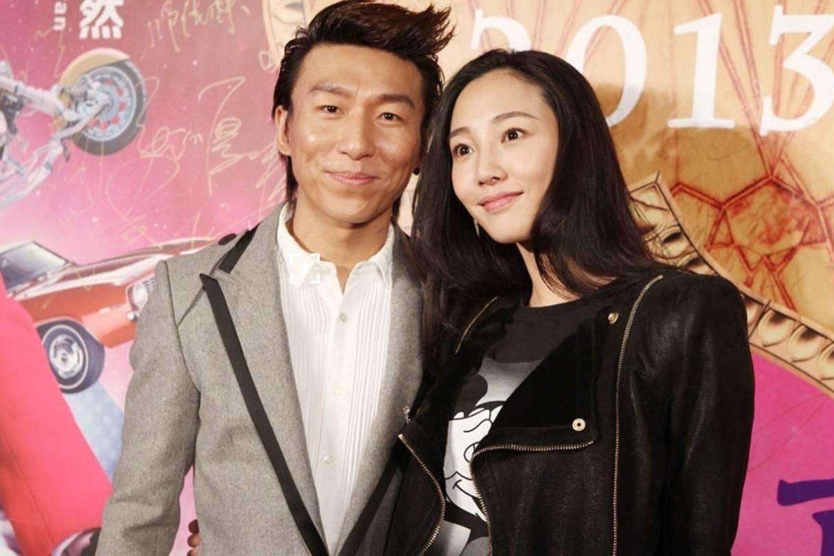 明星假唱事件_韩雪萨顶顶假唱门_女明星做假