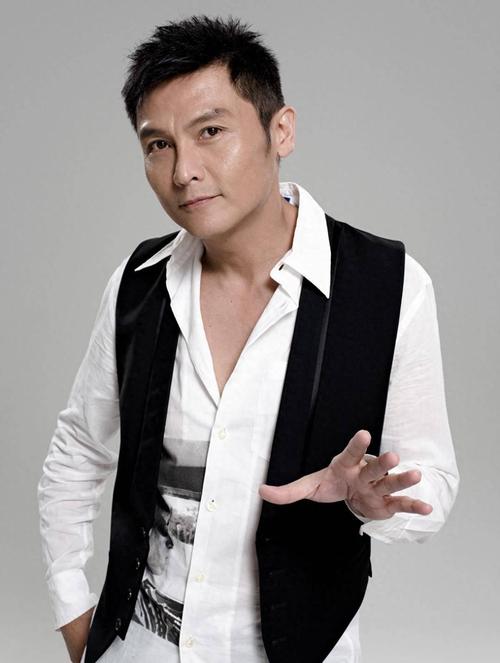 关礼杰在TVB有哪些好友？揭秘他与欧阳震华等老同学情谊